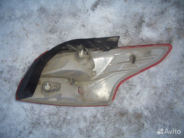 Фонарь левый наружный Форд Фокус 3 с11