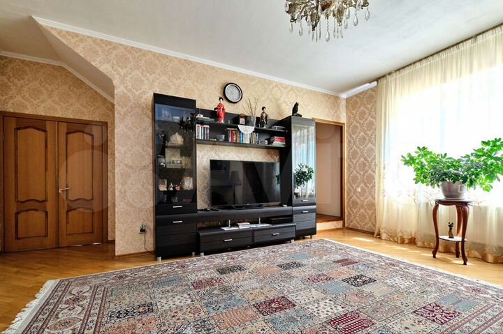 Дом 260 м² на участке 18 сот.