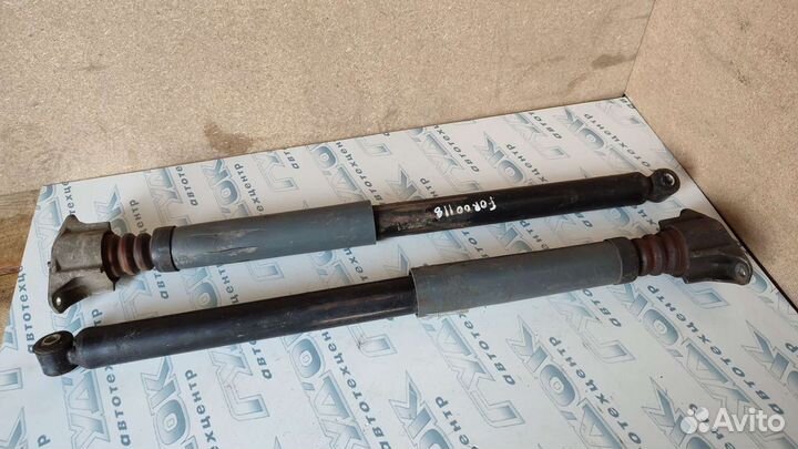 Задние амортизаторы с опорником Форд Фокус 2