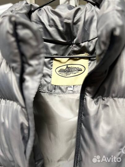 Серая пуховая жилетка