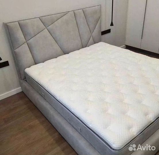 Кровать с изголовьем