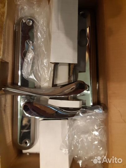 Замки врезные, ручки, цм