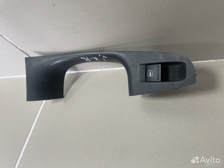 Накладка стеклоподъемника задняя правая Volkswagen