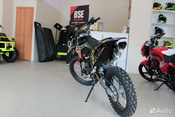 Мотоцикл BSE Z1 19/16 HotRod Red