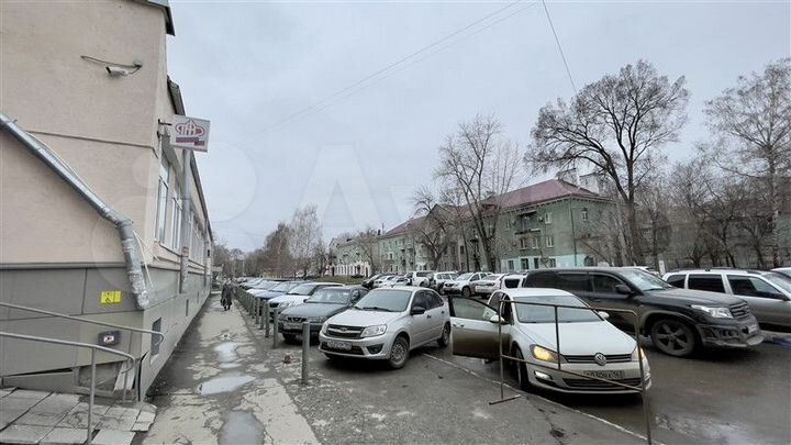 Офис с ремонтом и просторной парковкой