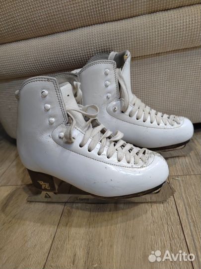 Фигурные коньки risport 235