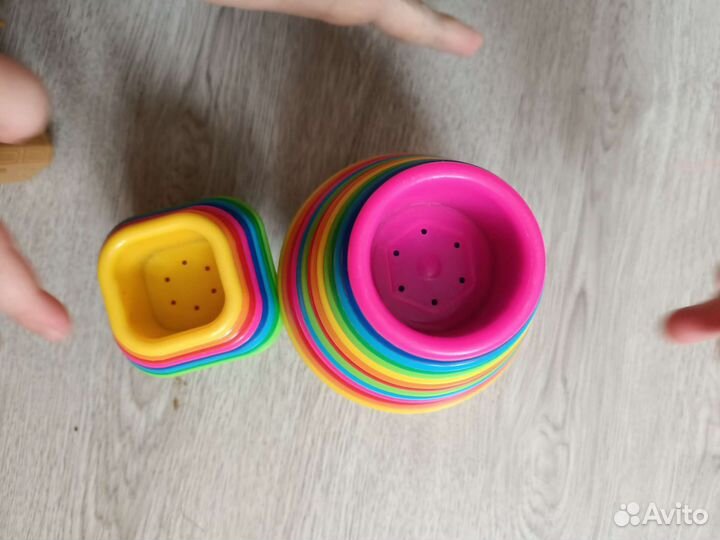 Пирамидка из стаканчиков