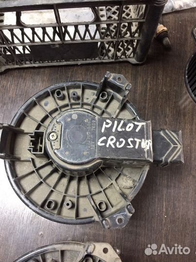 Моторчик печки Honda Pilot Crosstour CR-V 3