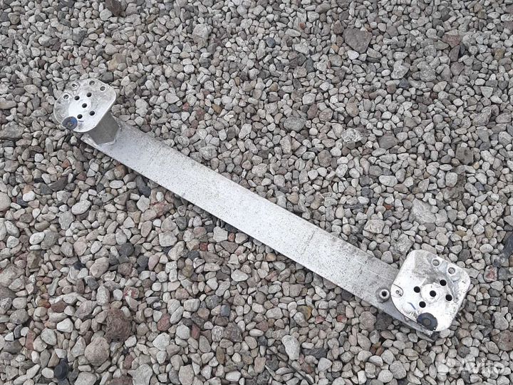 Усилитель заднего бампера Ситроен C4 Пежо 308