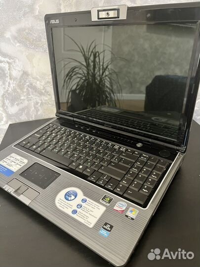Ноутбук asus