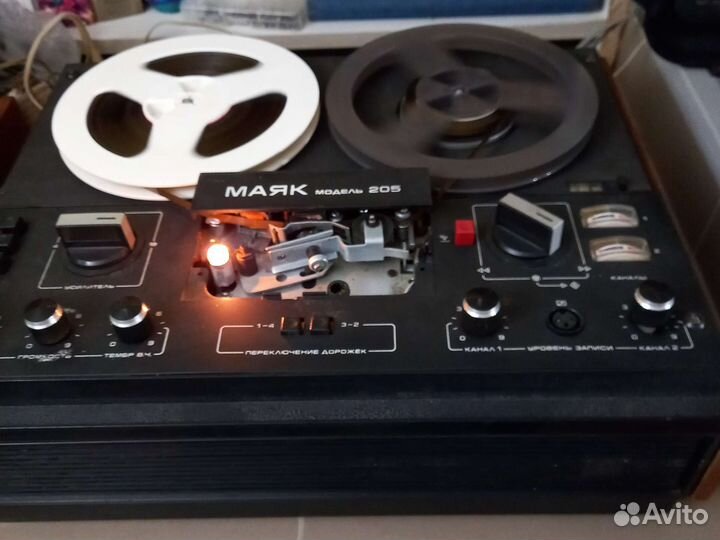 Катушечный магнитофон Маяк 205, 203
