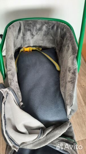 Санки с колесами и тёплым вкладышем