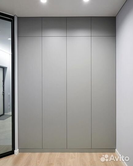 Шкаф распашной без ручек на заказ