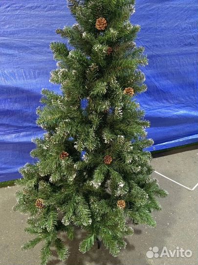 Искуственная пушистая ёлка