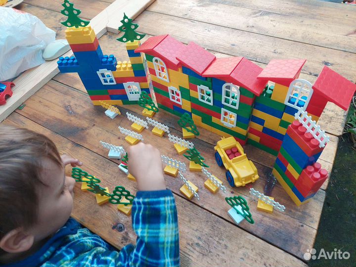 Пластиковый конструктор для малышей + машинки+кран