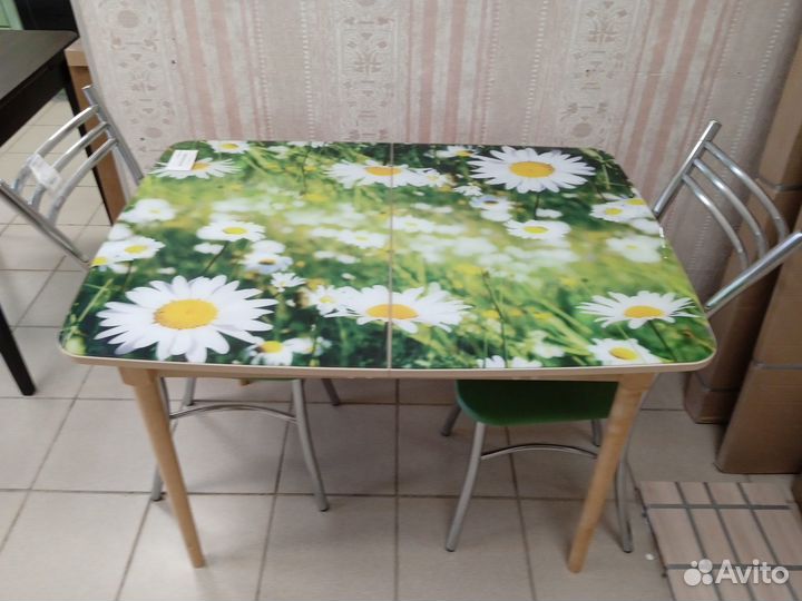 Кухонный стол
