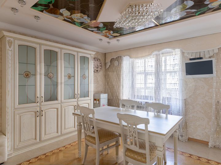 4-к. квартира, 186 м², 3/4 эт.