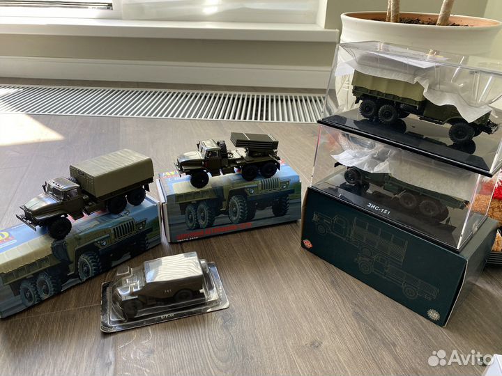 Модель автомобиля урал зис Dip avd 1:43