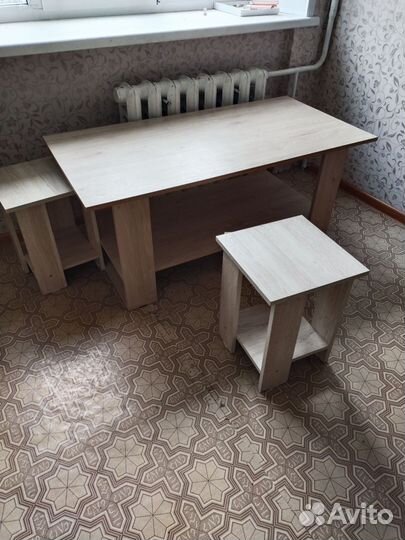 Стол журнальный