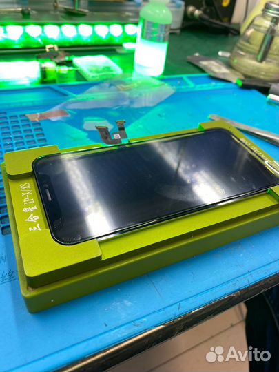 Ремонт замена дисплея стекла задних крышек iPhone
