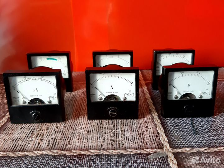 Приборы измерительные стрелочные разные 22шт