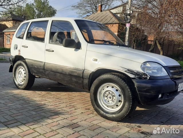 Авито ростов на дону нива. Нива Шевроле серая. Шевроле Нива 2005 кварц. Chevrolet Niva 2005 серый. Шевроле Нива 2006 серый.