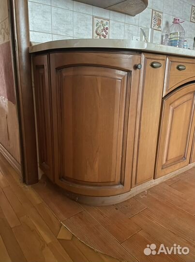 Кухонный гарнитур бу массив