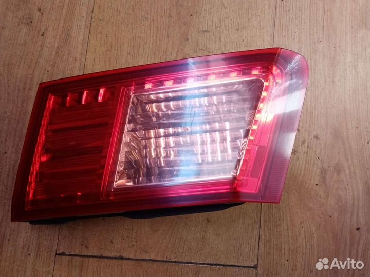 Правый внутренний фонарь Хонда Аккорд 8