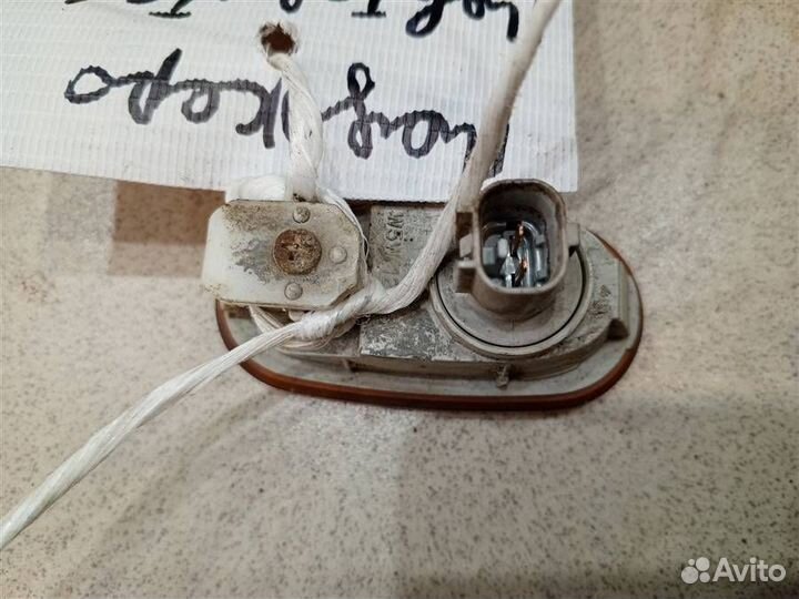 Повторитель в крыло Mitsubishi Pajero iO 1998-2007