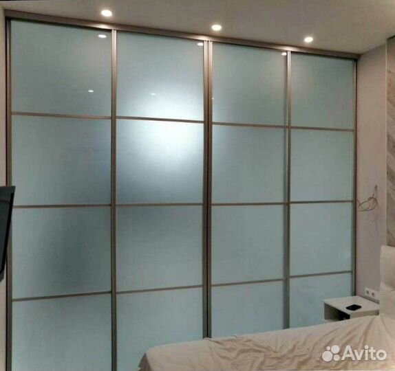 Стеклянная перегородка