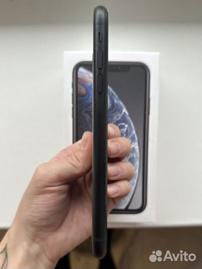 Телефон iPhone XR