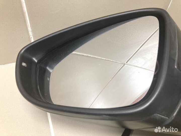 Зеркало левое Volkswagen Passat B7