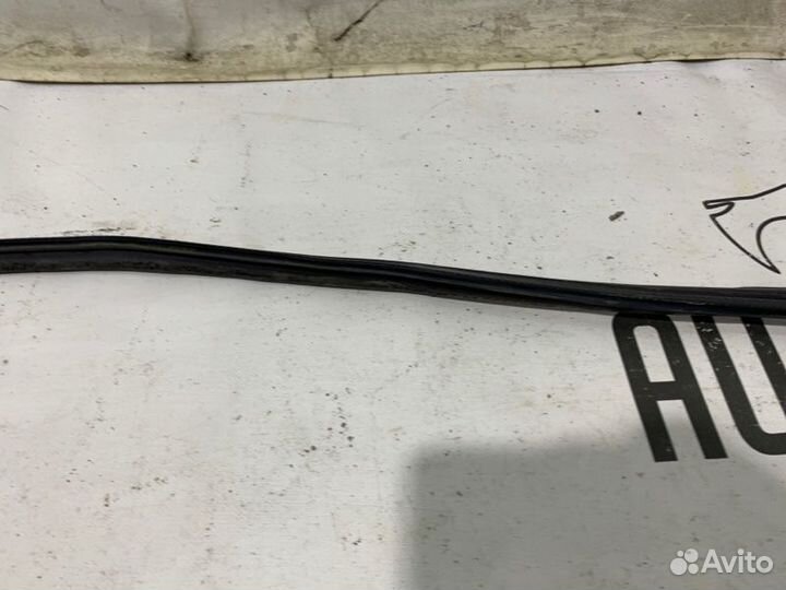 Резинка уплотнительная крыши левая Renault Symbol