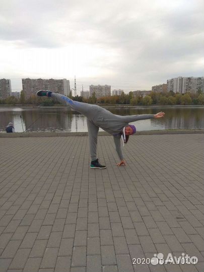 Тренер по йоге пилатесу фитнесу