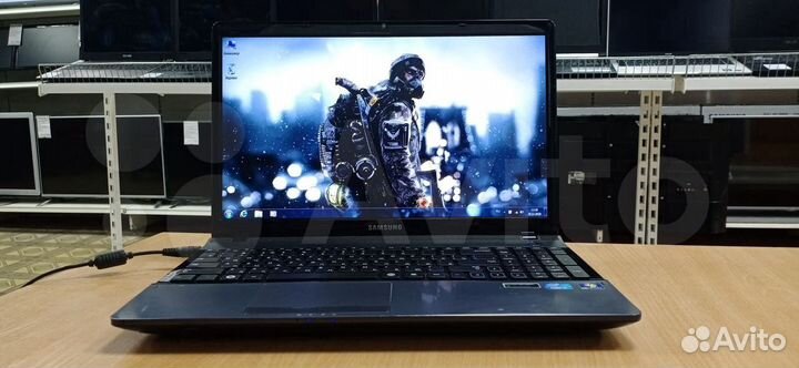Samsung NP300/i5 3210/4GB/GT620/320GB/15.6