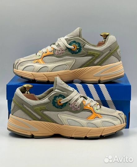 Кроссовки adidas женские