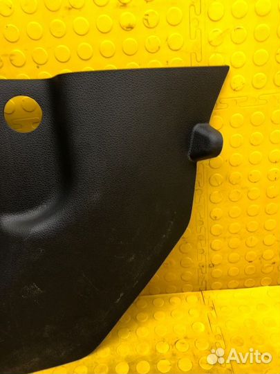 Накладка порога салона передняя левая Hyundai