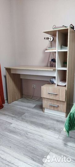 Школьный стол