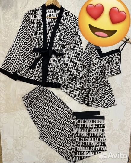 Костюм тройка