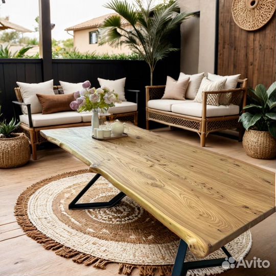 Кухонный стол из массива дерева