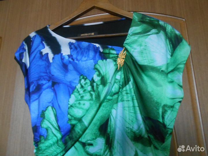 Яркое вечернее платье