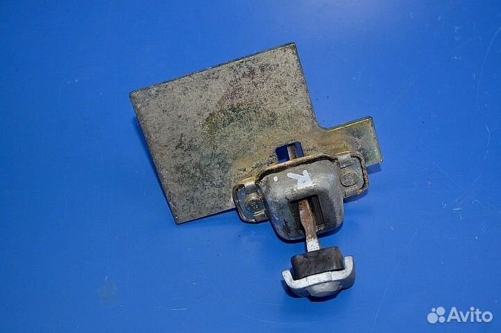 Ограничитель двери, правый DAF XF106 (01.14)