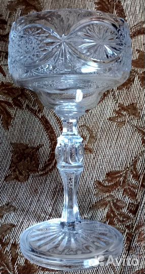 Ваза на ножке конфетница