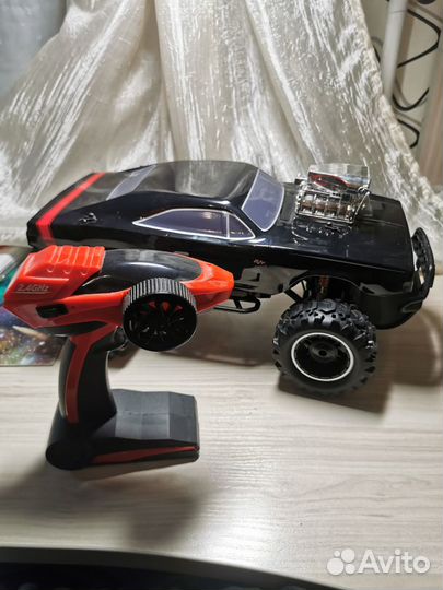 Внедорожник игрушка