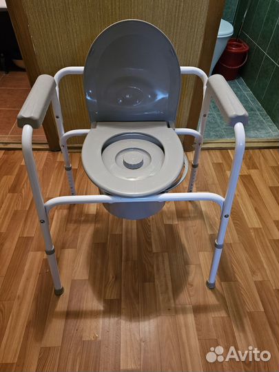 Кресло-стул с санитарным оснащением