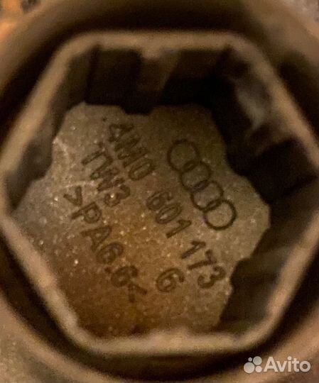 Колпачки колесных болтов Audi 4M0601173