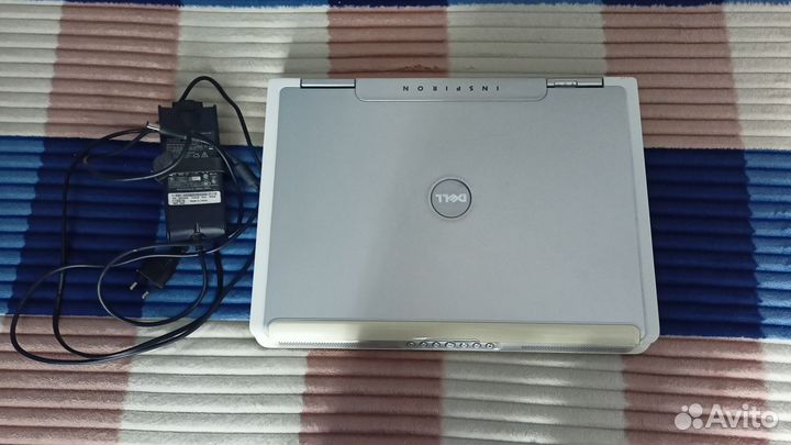 Ноутбук dell inspiron 9400