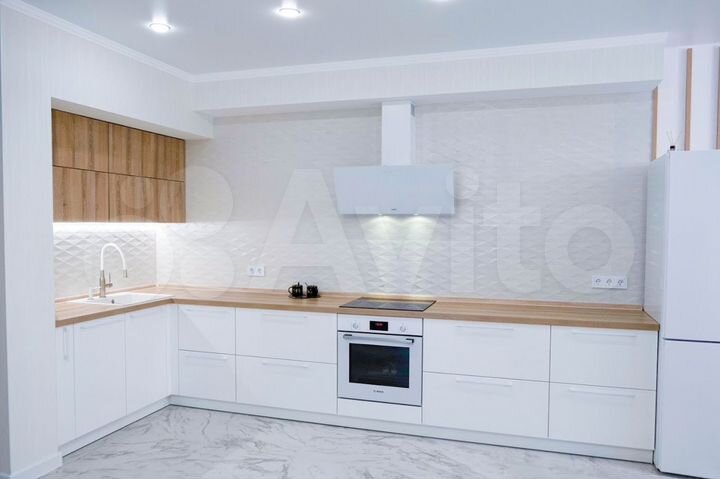 3-к. квартира, 88 м², 3/13 эт.