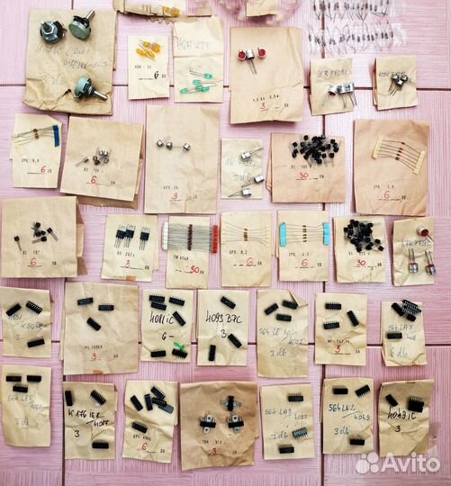 Новые радиодетали (микросхемы) СССР одним лотом