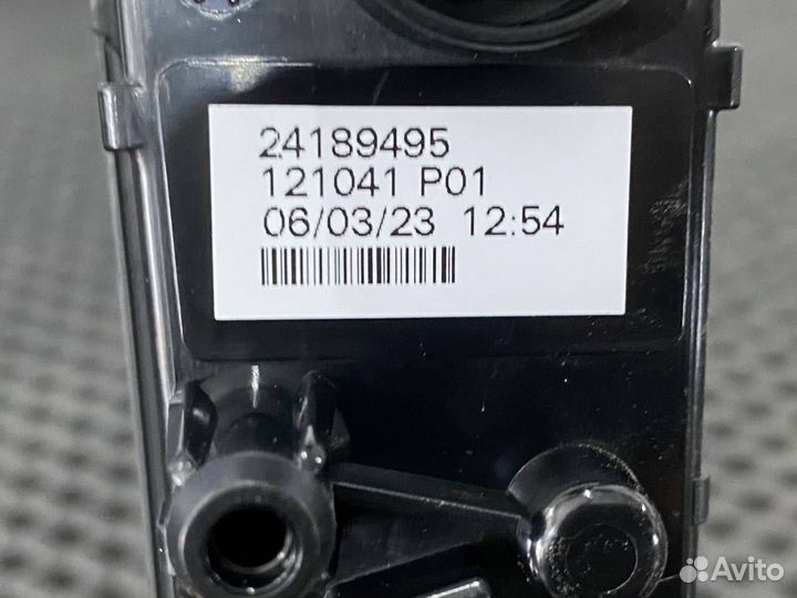 Поворотник левый Volvo FH5 84389663